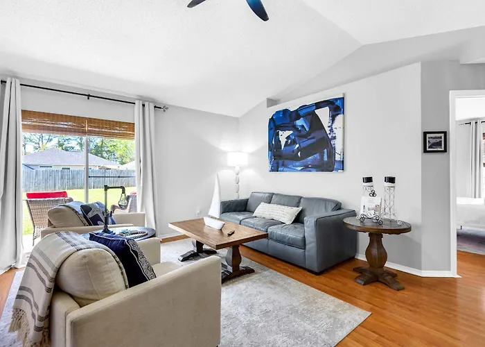 Holiday home Rekendell Retreat Minutes To Beaches And Downtown