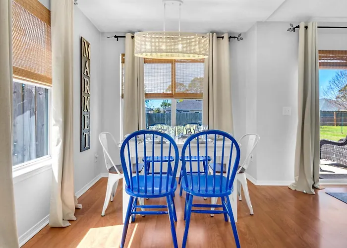 Rekendell Retreat Minutes To Beaches And Downtown Pensacola